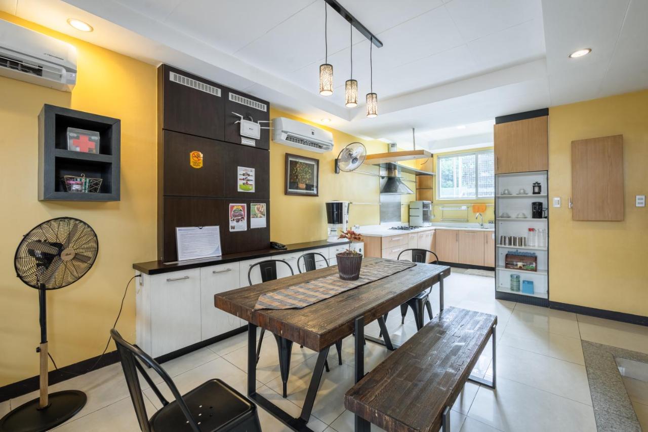 Casa Heradurra Uno/Dos Манила Екстериор снимка